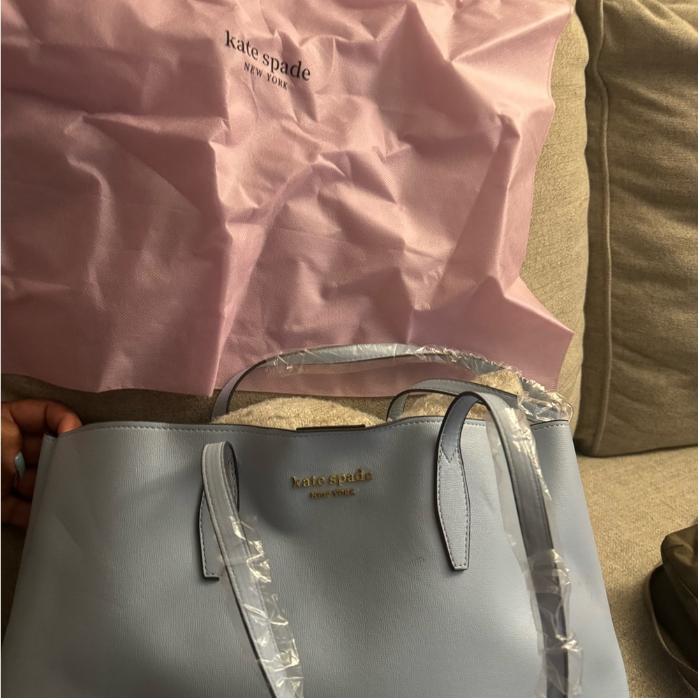 Kate Spade Tote - Picture 3 of 3